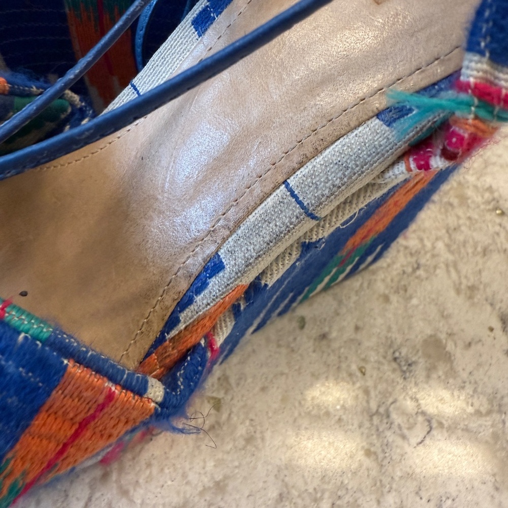 Pre-Owned Women's Schutz Wedge Sandal with wedge heel  colorful Woven fabric -cp - Picture 7 of 13